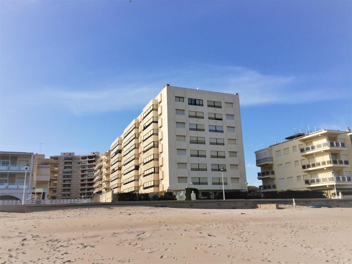 Cozy In A Beachfront Complex Apartment *